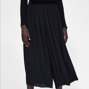 ZARA Women’s Finely Pleated Trousers